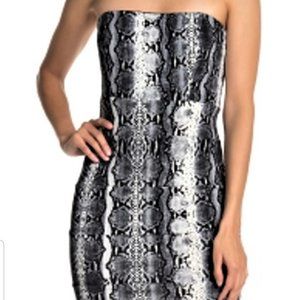 Jump Apparel Women Snakeskin Print